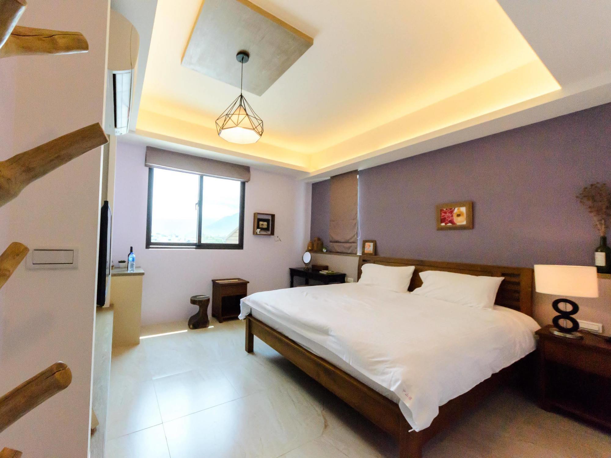 จงชาน บิวดิ้ง เบด แอนด์ เบรคฟาสต์ Apartment เมืองฮวาเหลียน ภายนอก รูปภาพ