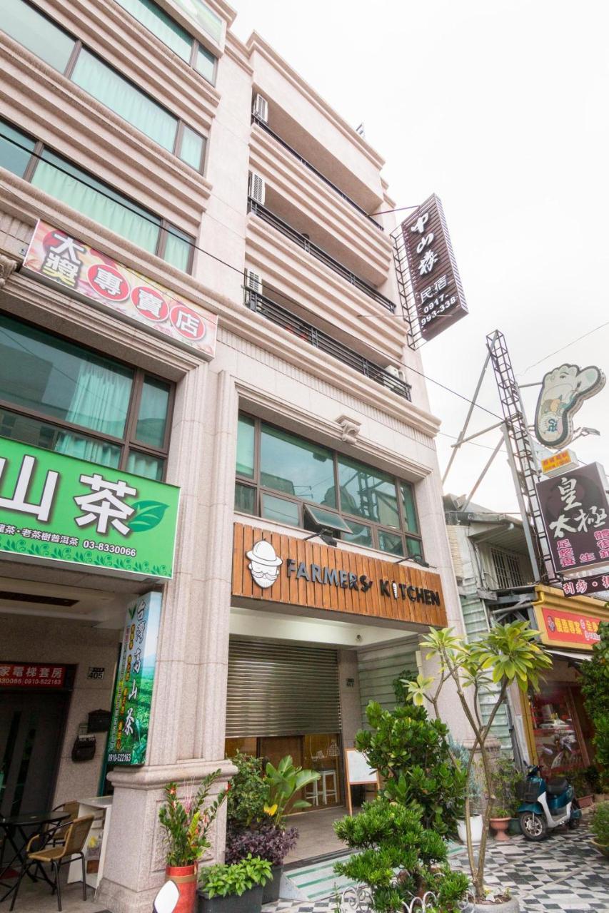 จงชาน บิวดิ้ง เบด แอนด์ เบรคฟาสต์ Apartment เมืองฮวาเหลียน ภายนอก รูปภาพ