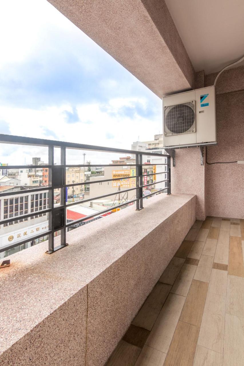 จงชาน บิวดิ้ง เบด แอนด์ เบรคฟาสต์ Apartment เมืองฮวาเหลียน ภายนอก รูปภาพ